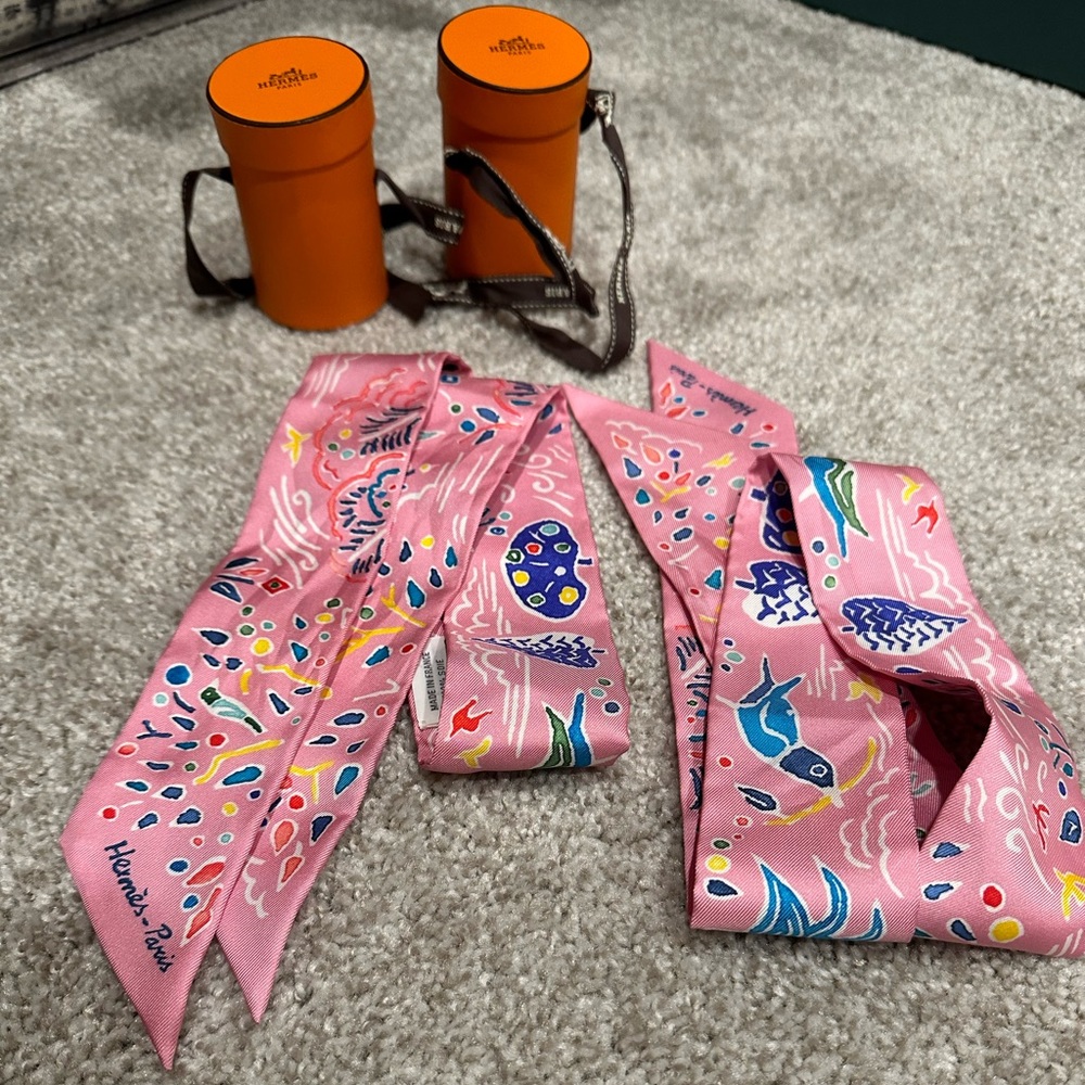 Hermes twillies (pair) gently used